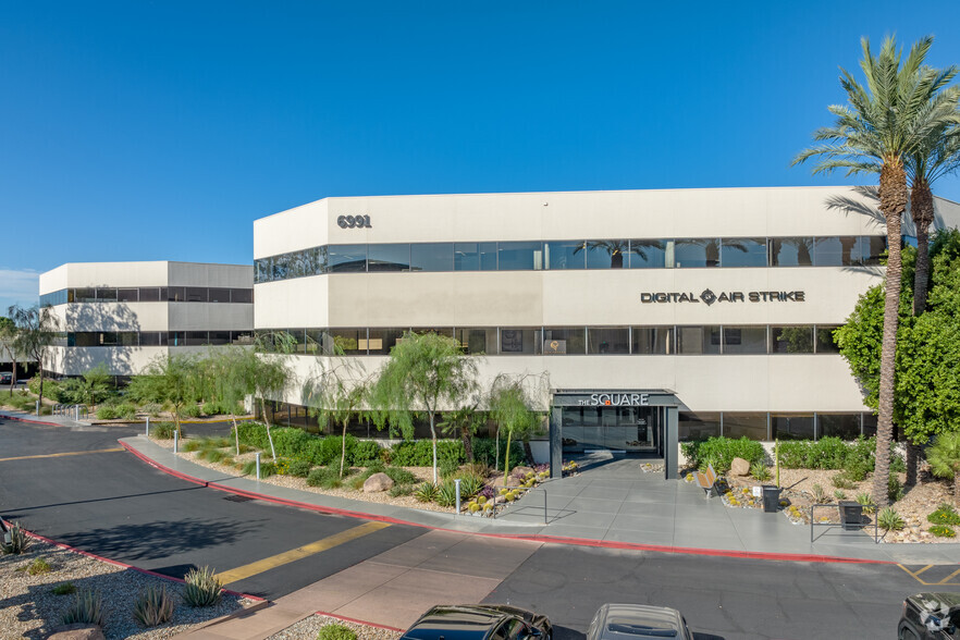 6991 E Camelback Rd, Scottsdale, AZ à louer - Photo de l’immeuble – Image 2 sur 6