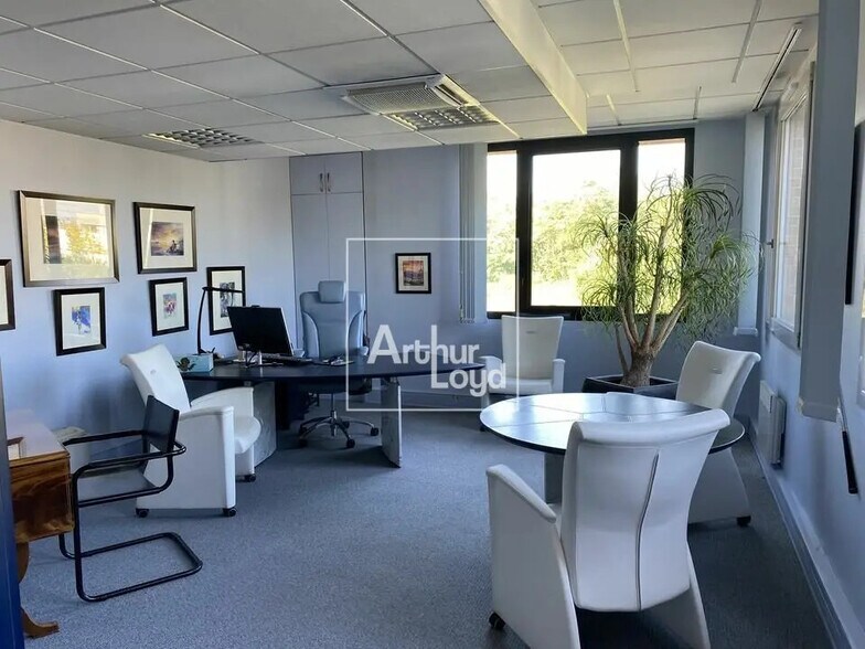 37 Rue Michel Ange, Évry-Courcouronnes à louer - Photo de l’immeuble – Image 3 sur 4