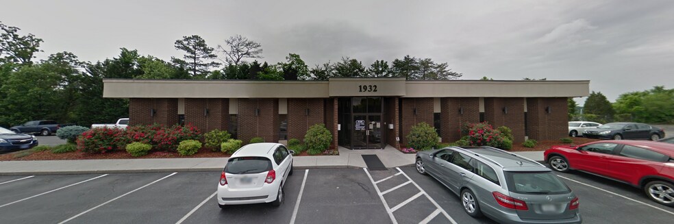 1932 Brookside Dr, Kingsport, TN à louer - Photo principale – Image 1 sur 1