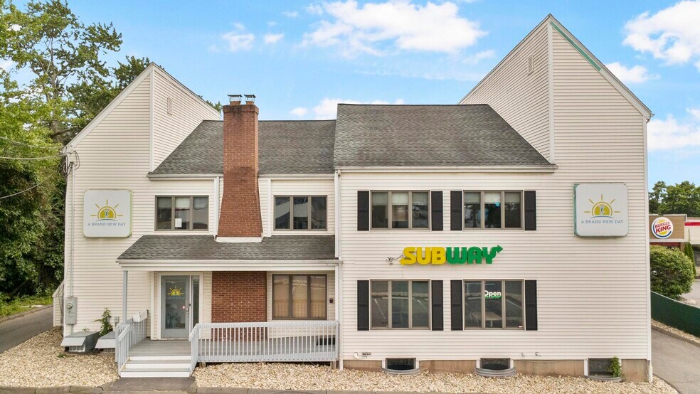 1842 Meriden Waterbury Tpke, Southington, CT à vendre - Photo de l’immeuble – Image 1 sur 14