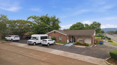 1002 Oakwood Ave NW, Huntsville, AL à louer Photo intérieure– Image 1 sur 23