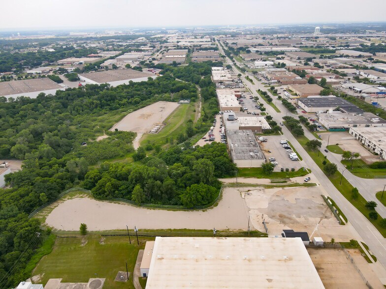 820 N Great Southwest Pky, Arlington, TX à vendre - Photo de l’immeuble – Image 3 sur 7