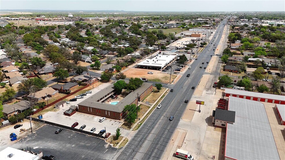 3902 Sherwood Way, San Angelo, TX à vendre - Vidéo sur l’annonce professionnelle – Image 2 sur 36