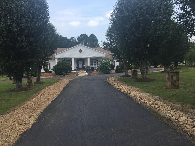 1963 Thrasher Pike, Hixson, TN à vendre - Photo principale – Image 2 sur 20