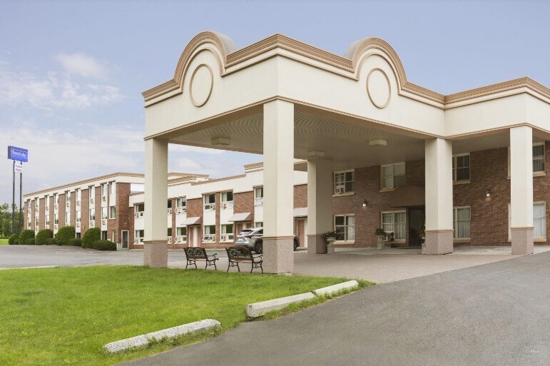 919 Canada Ch, Edmundston, NB à vendre Photo de l’immeuble– Image 1 sur 4