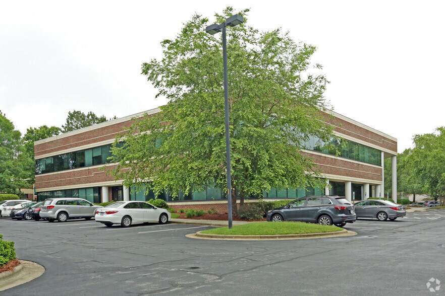 220 Horizon Dr, Raleigh, NC à louer - Photo de l’immeuble – Image 2 sur 8