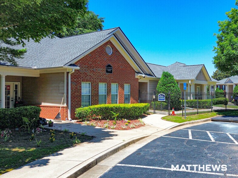 829 N Hill St, Griffin, GA à vendre - Photo de l’immeuble – Image 2 sur 4
