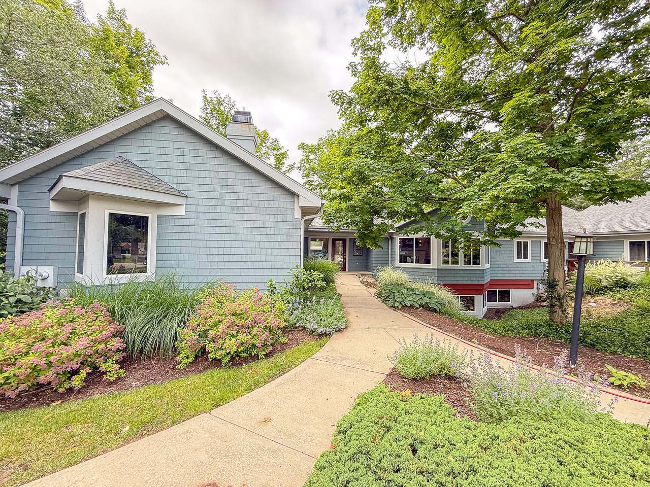 4831 Darrow Rd, Stow, OH à louer Photo de l’immeuble– Image 1 sur 6