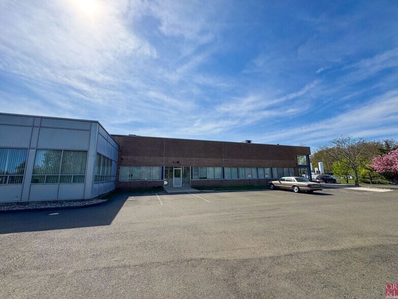 4 Pin Oak Dr, Branford, CT à louer - Photo de l’immeuble – Image 3 sur 23