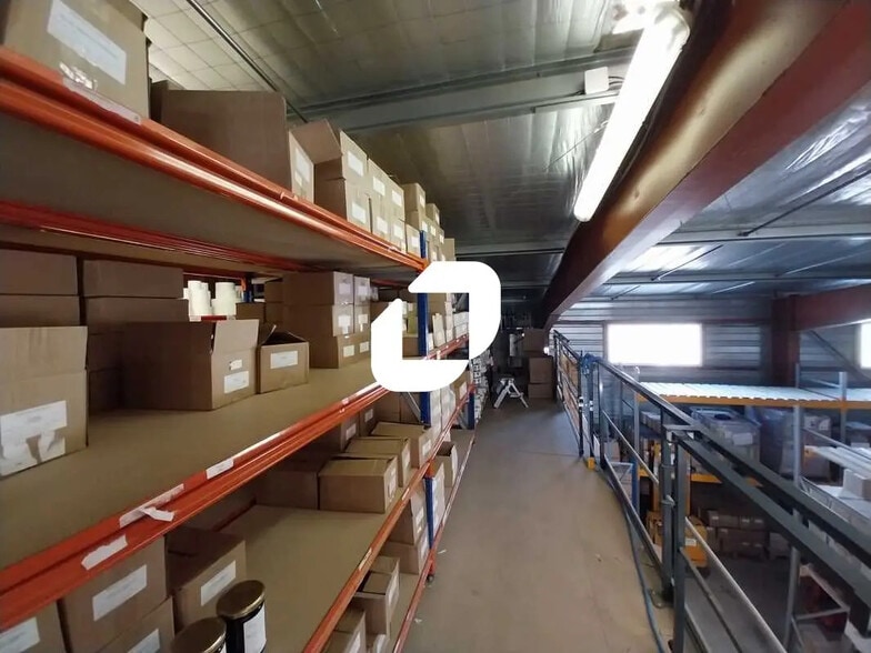 Local d’activités dans Portiragnes à louer - Photo de l’immeuble – Image 2 sur 13