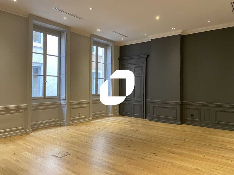 14 Rue Royale, Lyon à louer - Photo de l’immeuble – Image 2 sur 8