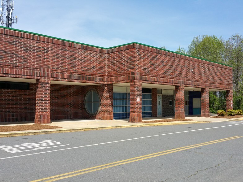 1526 Alleghany Rd, Charlotte, NC à louer - Photo de l’immeuble – Image 2 sur 6