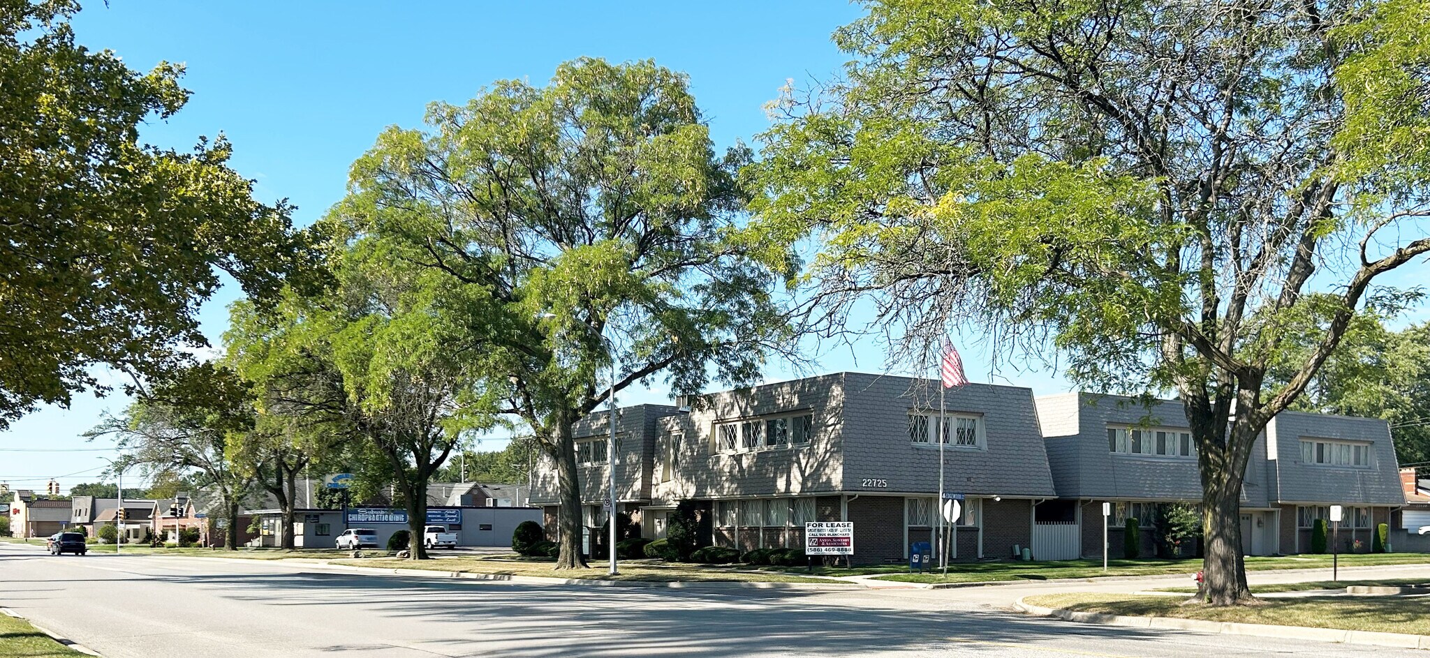 22725 Greater Mack Ave, Saint Clair Shores, MI à louer Photo de l’immeuble– Image 1 sur 4