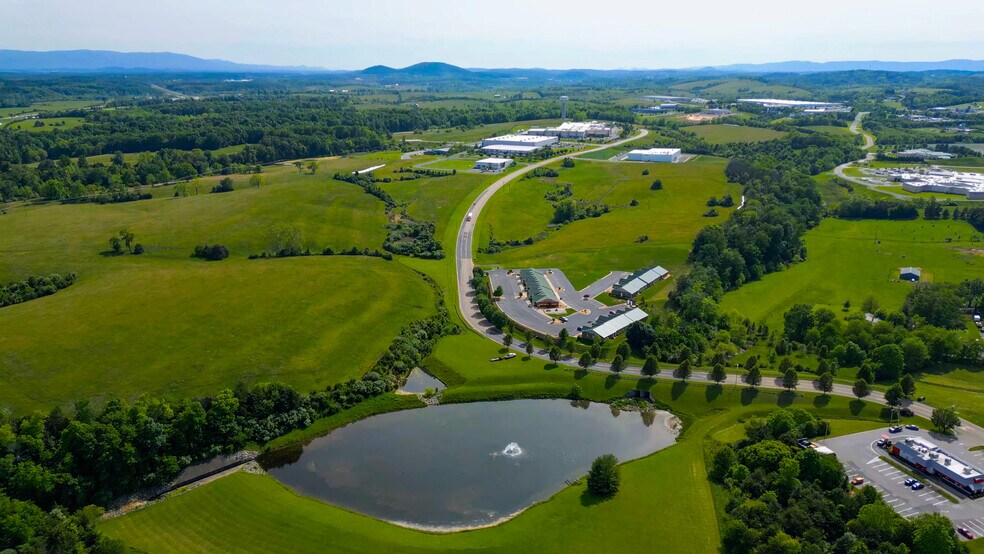 Mill Place pky, Verona, VA à vendre - Aérien – Image 2 sur 6