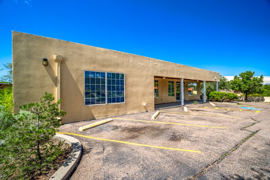 1892 Plaza del Sur Dr, Santa Fe, NM à vendre - Photo de l’immeuble – Image 3 sur 21
