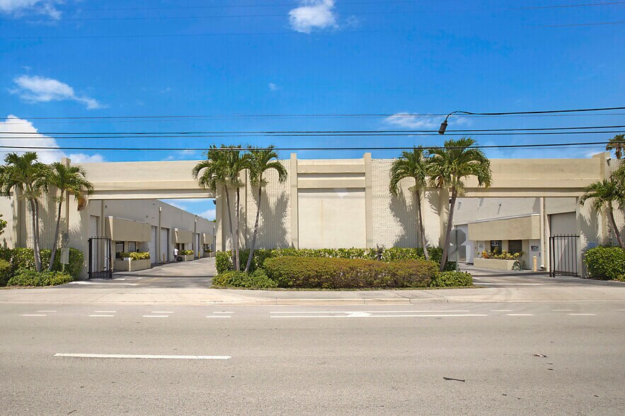 2175 N Andrews Ave, Pompano Beach, FL à vendre - Photo de l’immeuble – Image 2 sur 22
