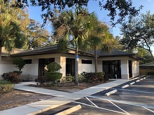 6776 54th Ave N, Saint Petersburg, FL à vendre - Photo de l’immeuble – Image 2 sur 23