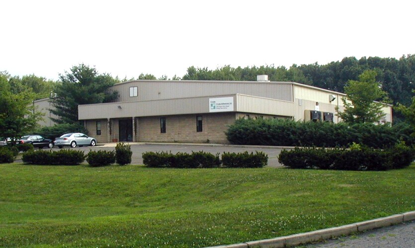 2 Graphics Dr, Ewing, NJ à louer Photo principale– Image 1 sur 4