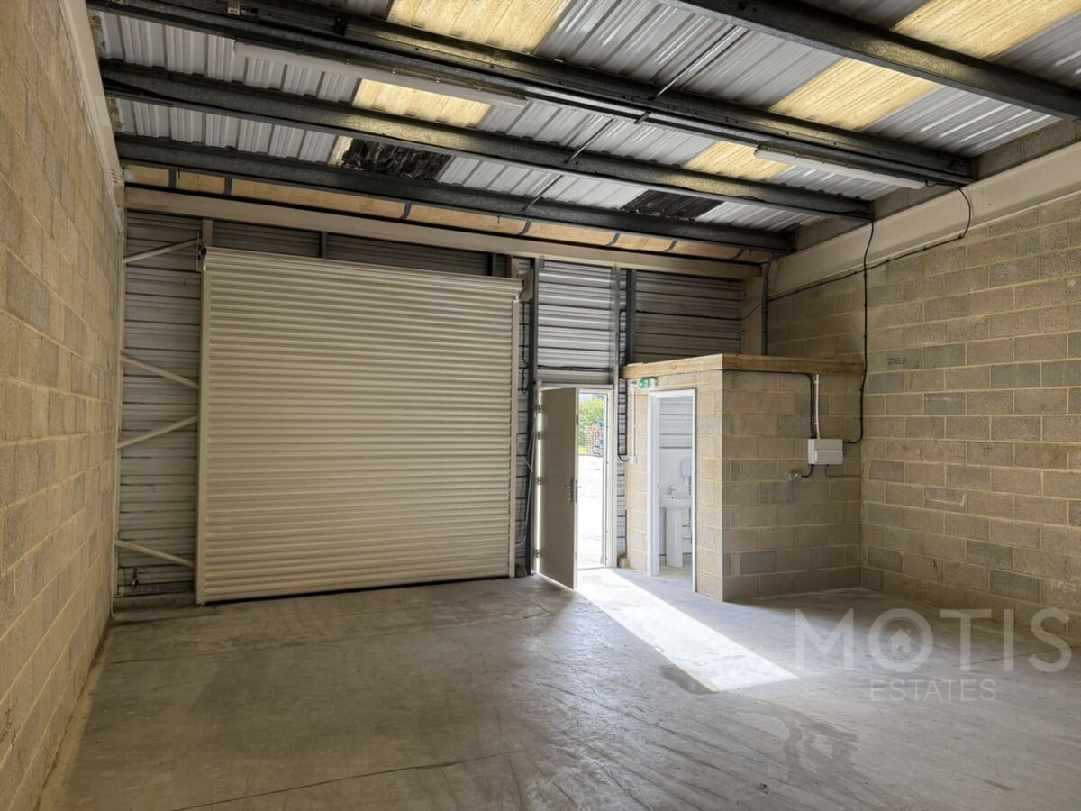 Learoyd Rd, New Romney, KEN TN28 8XU - Lot 6B -  - Photo intérieure - Image 1 of 3