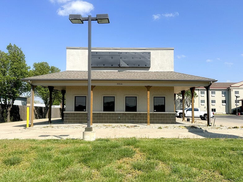 5916 SW Topeka Blvd, Topeka, KS à vendre - Photo de l’immeuble – Image 2 sur 12