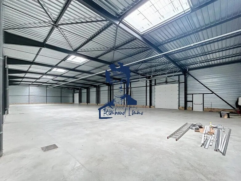 Industriel/Logistique dans Charleville-Mézières à louer - Photo de l’immeuble – Image 2 sur 5