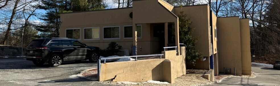 425 N State Rd, Briarcliff Manor, NY à vendre - Photo de l’immeuble – Image 2 sur 3