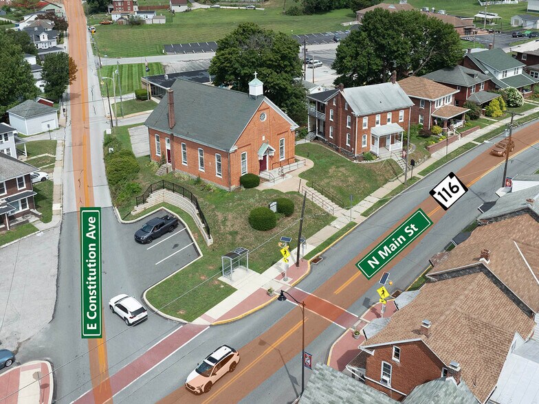 152 N Main St, Spring Grove, PA à louer - Photo de l’immeuble – Image 3 sur 9