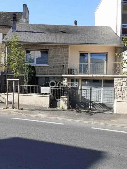 Bureau dans Brive-la-Gaillarde à louer - Photo de l’immeuble – Image 3 sur 11