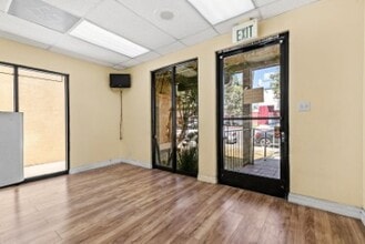 1217 S Central Ave, Glendale, CA à louer Photo intérieure– Image 1 sur 8