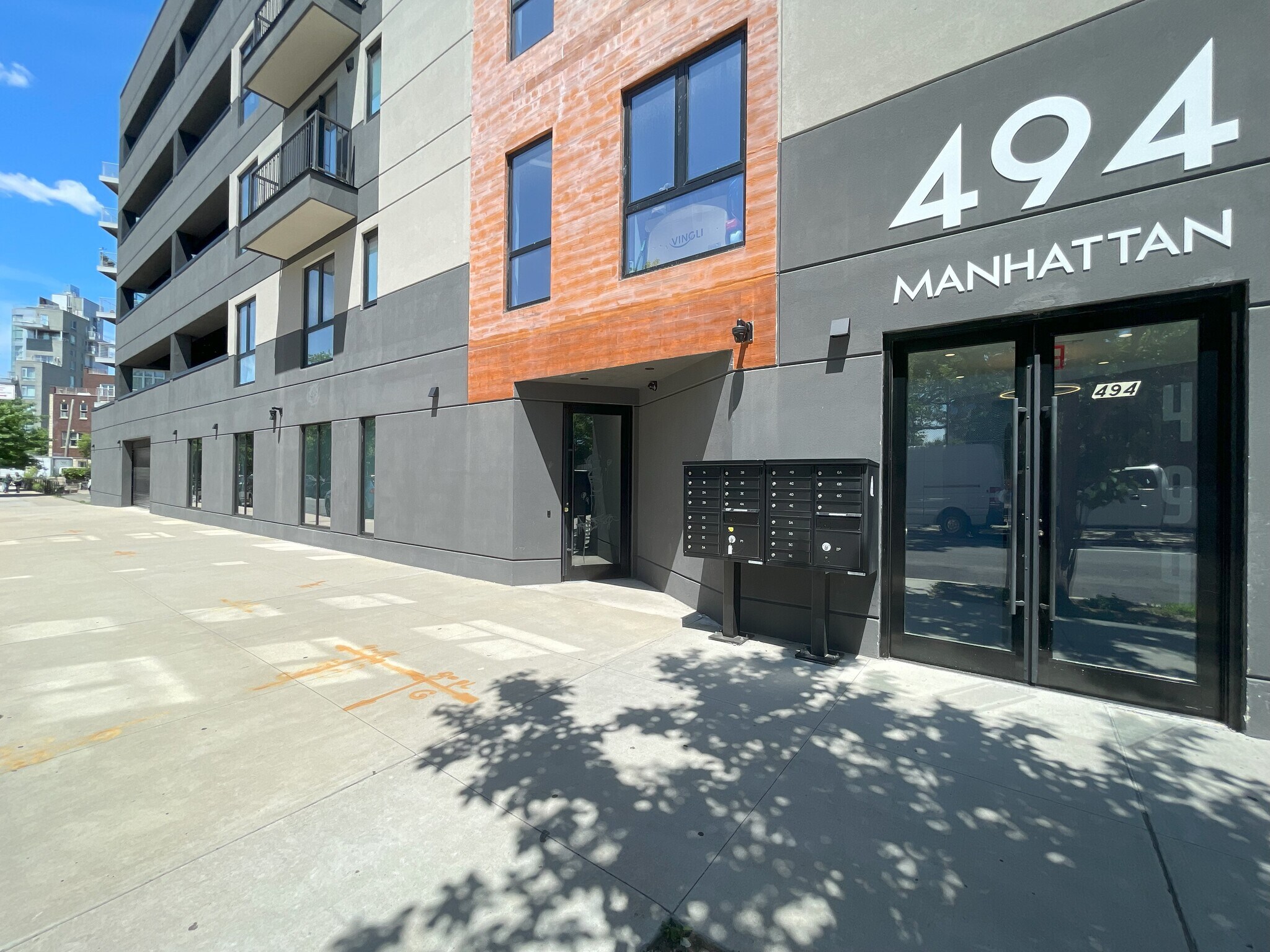 494 Manhattan Ave, Brooklyn, NY à louer Photo principale– Image 1 sur 9