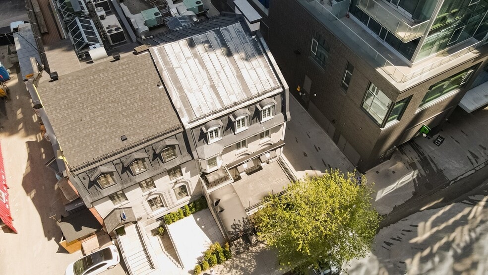 1177-1179 Rue De La Montagne, Montréal, QC à vendre - Photo de l’immeuble – Image 2 sur 8