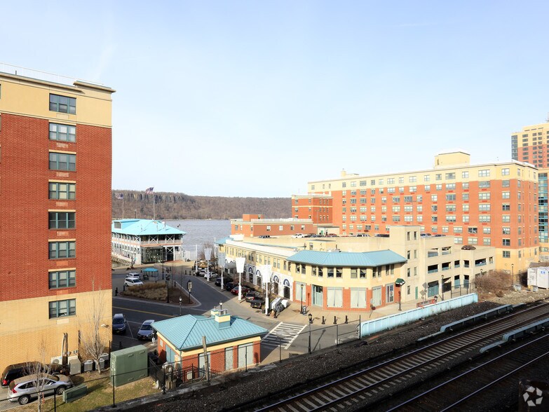 92 Main St, Yonkers, NY à louer - Photo de l’immeuble – Image 3 sur 34
