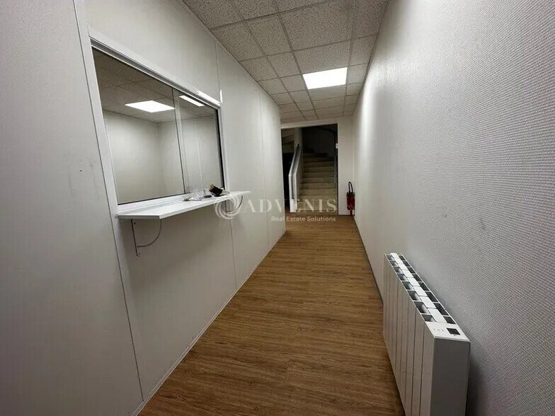Local d’activités dans Herblay-sur-Seine à louer - Photo de l’immeuble – Image 3 sur 12