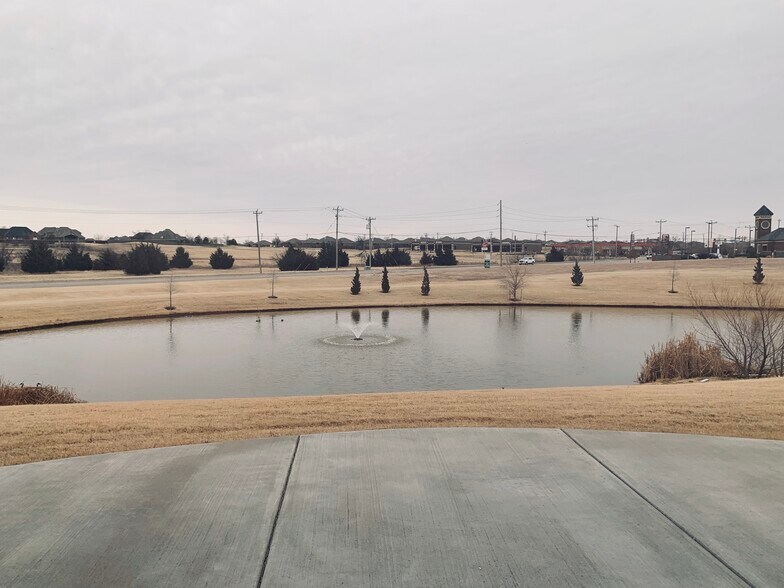 16420 Muirfield Pl, Edmond, OK à louer - Photo de l’immeuble – Image 3 sur 3