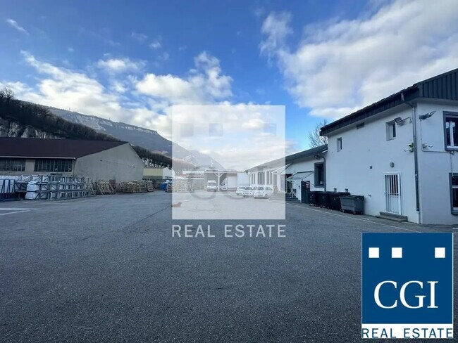 Plus de détails pour Local d’activités à vendre