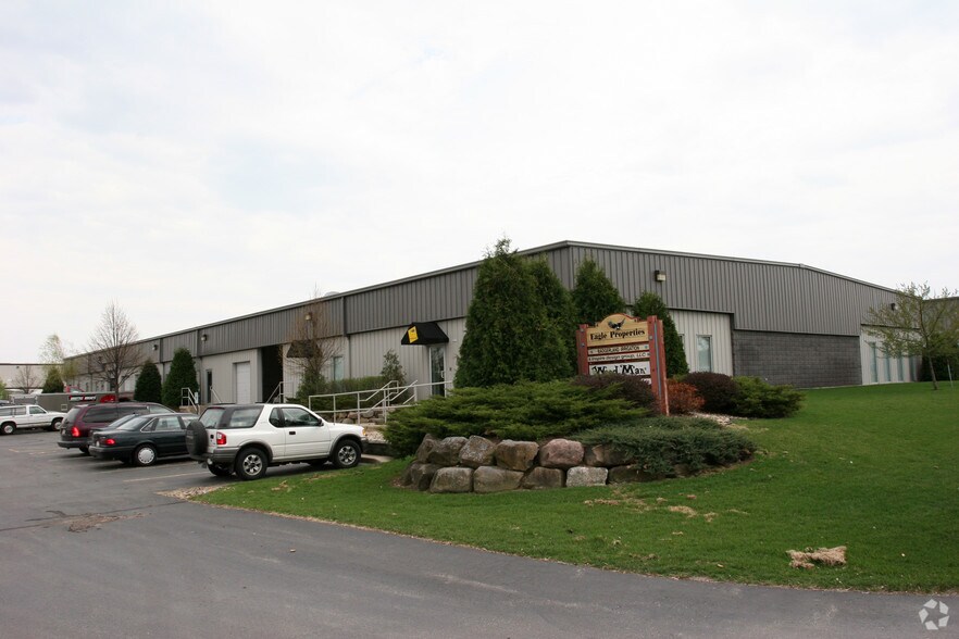 2211-2219 Eagle Dr, Middleton, WI à louer - Photo principale – Image 1 sur 9