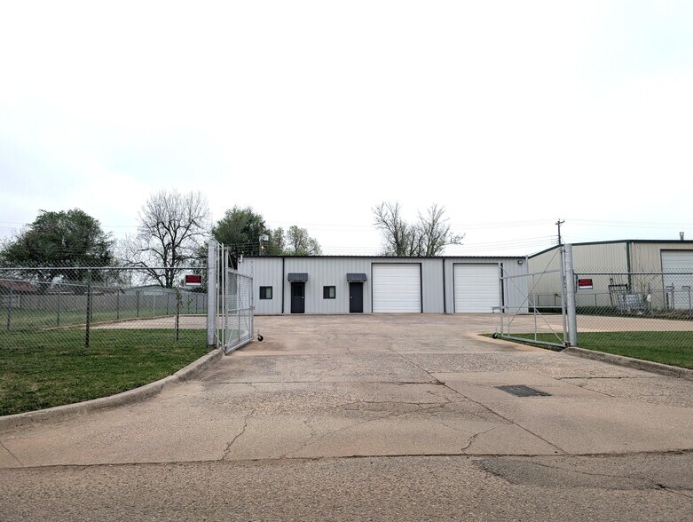 2524 NW 2nd St, Oklahoma City, OK à vendre - Photo de l’immeuble – Image 2 sur 25