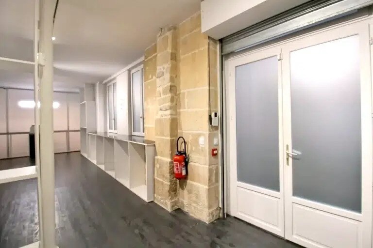Bureau dans Paris à louer - Photo de l’immeuble – Image 3 sur 8