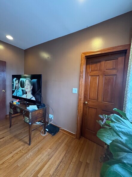 97 4th Ave, East Orange, NJ à vendre - Photo de l’immeuble – Image 3 sur 12