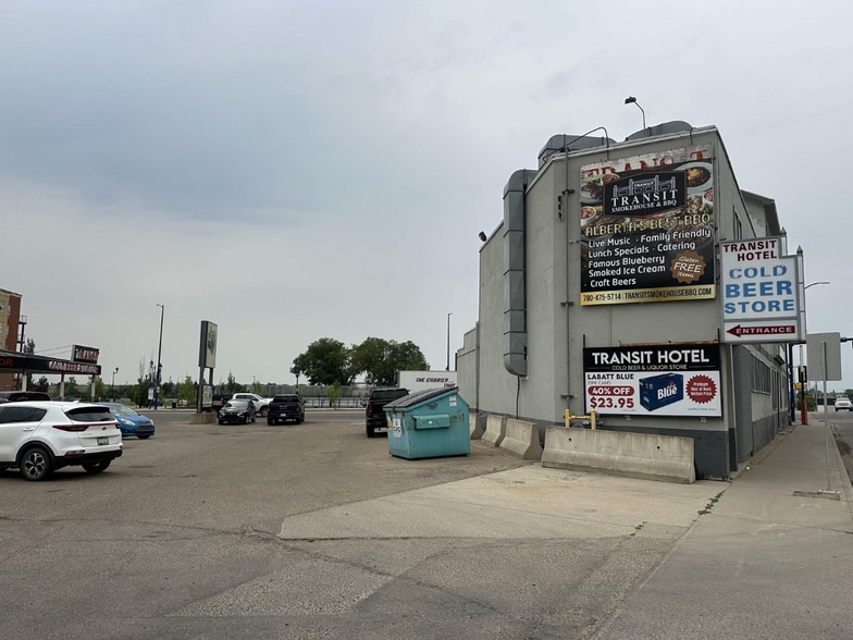 12720-12740 Fort Rd, Edmonton, AB à vendre - Photo principale – Image 1 sur 3