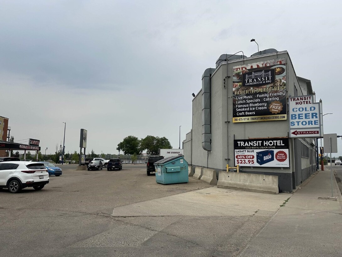 12720-12740 Fort Rd, Edmonton, AB à vendre Photo principale– Image 1 sur 4