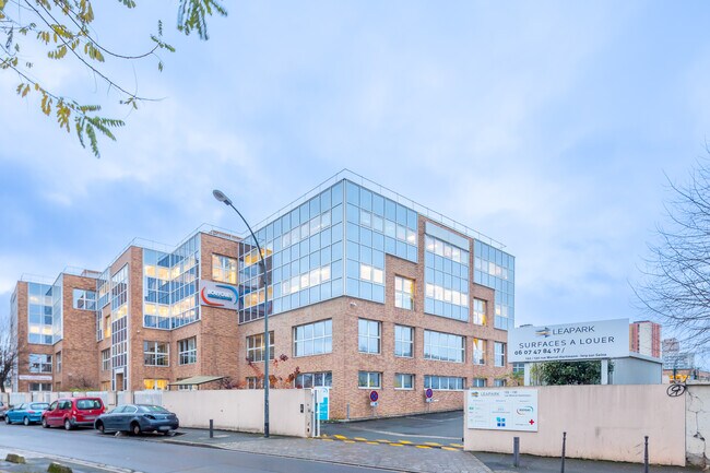 Plus de détails pour 122 Rue Marcel Hartmann, Ivry-sur-Seine - Local d'activités à louer