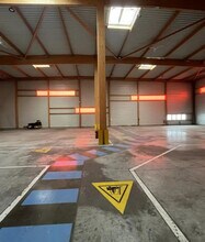 Local d’activités dans Brie-Comte-Robert à louer Photo de l’immeuble– Image 2 sur 14