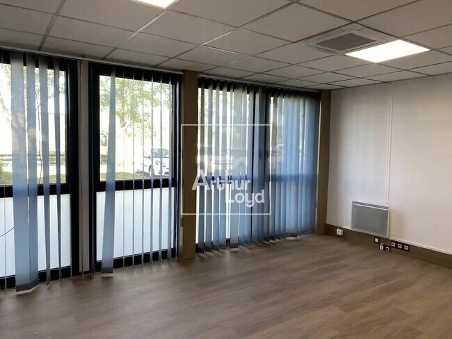 Plus de détails pour Bureau à louer