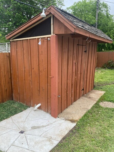 3 Updated Pool Rentals 3/2s portefeuille de 3 biens à vendre sur LoopNet.fr - Photo de l’immeuble – Image 3 sur 21