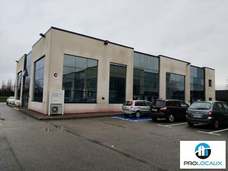 251 Rue Clément Ader, Évreux à louer - Photo de l’immeuble – Image 1 sur 4