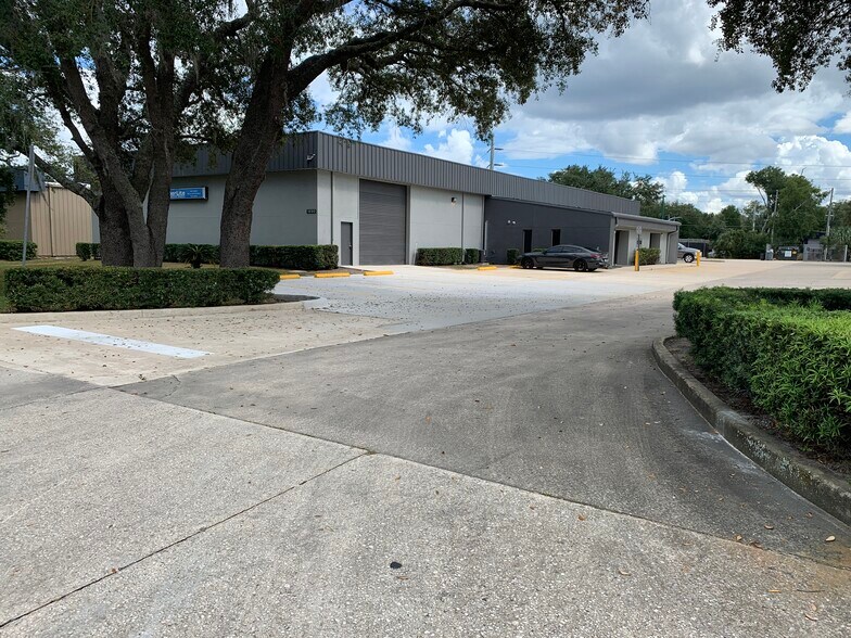 1090 Rainer Dr, Altamonte Springs, FL à louer - Photo de l’immeuble – Image 1 sur 8