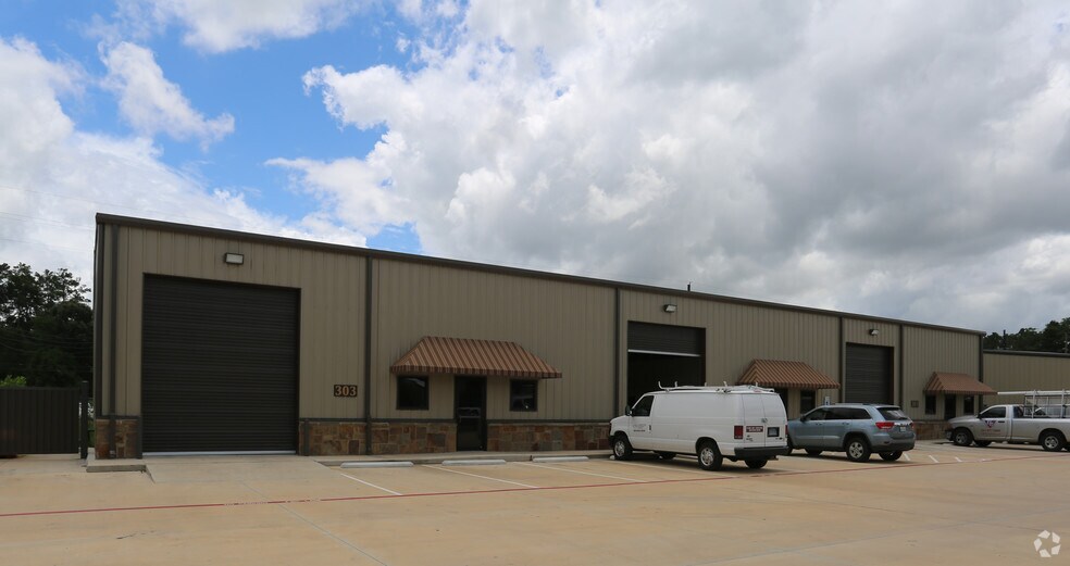 25702 Aldine Westfield Rd, Spring, TX à louer - Photo de l’immeuble – Image 2 sur 19