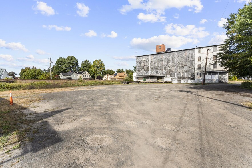 Clark St Industrial Portfolio portefeuille de 3 biens à vendre sur LoopNet.fr - Photo de l’immeuble – Image 3 sur 16