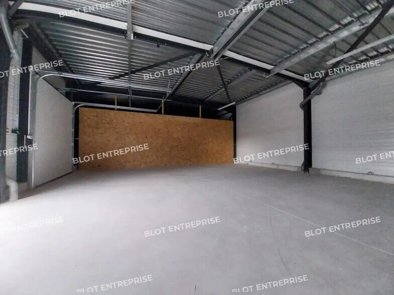 Local d’activités dans Séné à louer - Photo de l’immeuble – Image 2 sur 6